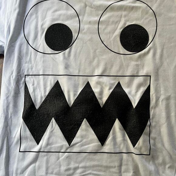 J Balvin Vibras Tour T-Shirt | Limited Edition Graphic Tee | Size Small Unisex - Picture 6 of 6